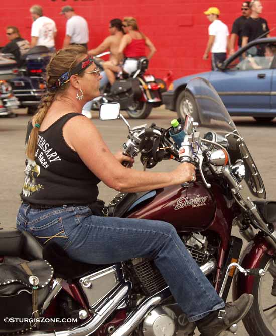Sturgis Rally Pictures - No Blonde Barmaid